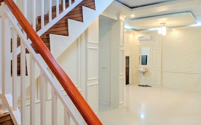 RedDoorz @ Karema Area Mamuju