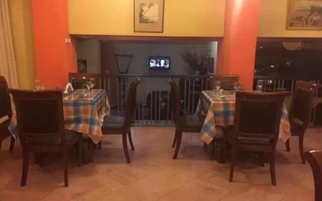 The Lions Den Hotel