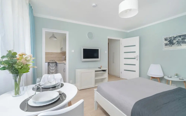 Bukowska Biurko & Smarttv by Renters