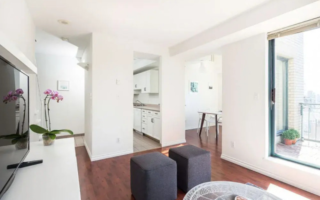 Penthouse 2BR in Yaletown by Sonder
