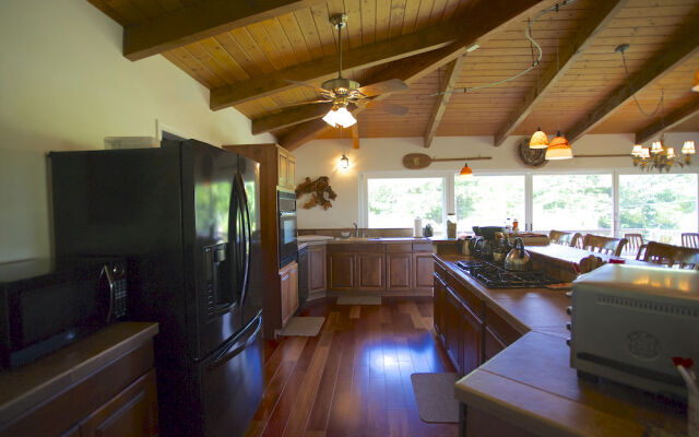 Hale Ho'o Maha Bed & Breakfast