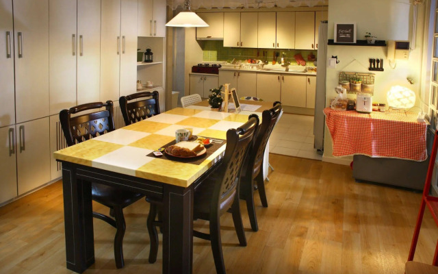 Beauty in Guesthouse (Female Only)