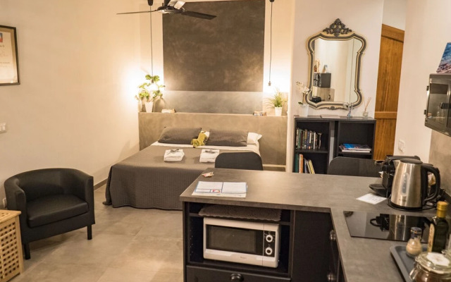 Camaella Luxury Studio