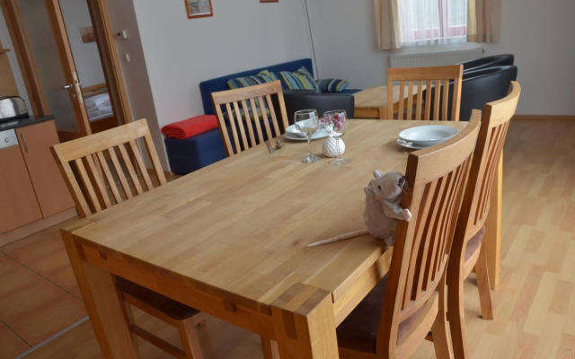 Lipno Riviéra - Myši v botě