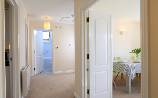 6 Chichester Court