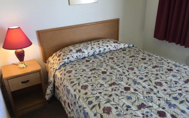 Golden North Inn