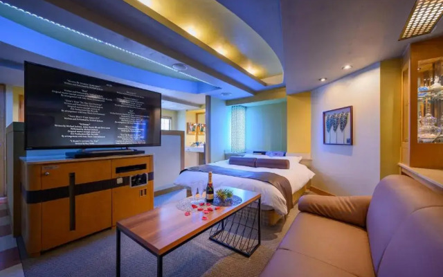 Iwatsuki Waterhotel Mw - Adult Only