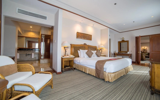 Waterfront Airport Hotel & Casino