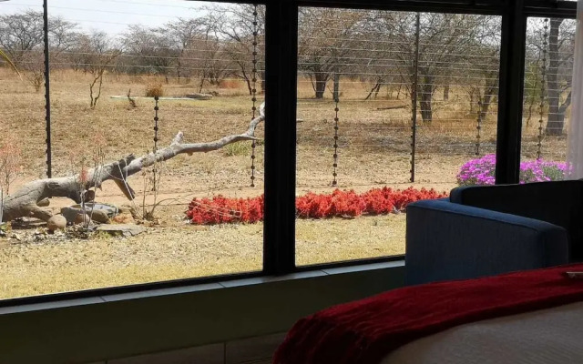 Crimson Bush Lodge