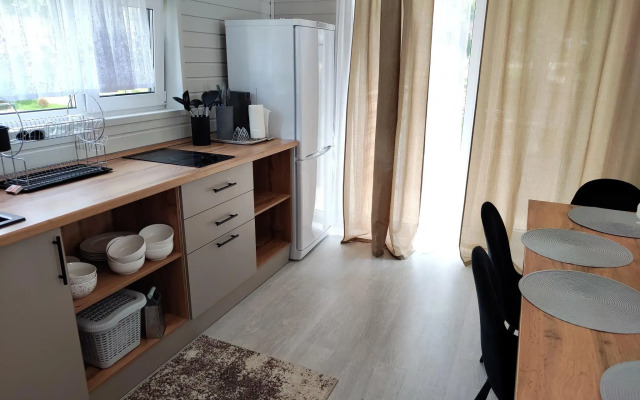 Sreda Green Lounge (Barnhouse 394)