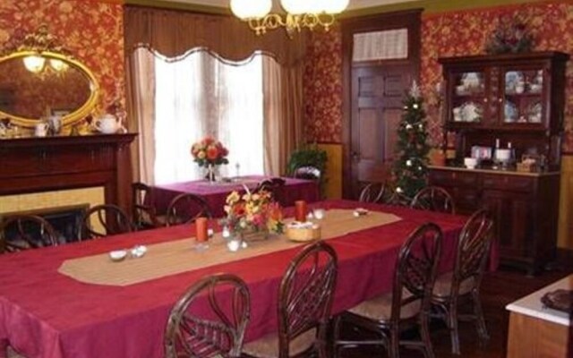 Russell-Cooper House