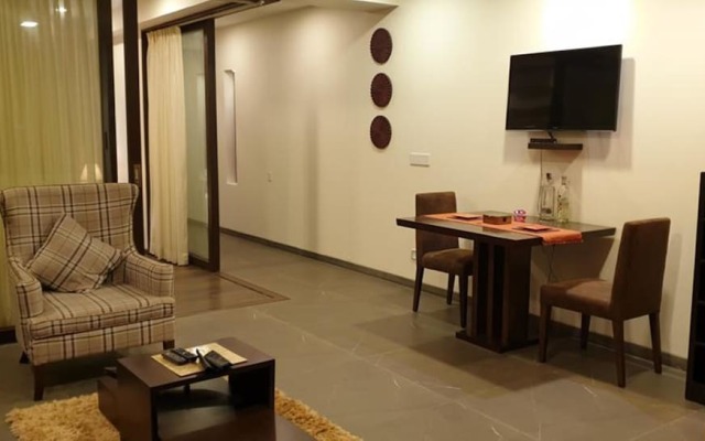 Aarju Luxurious Wave