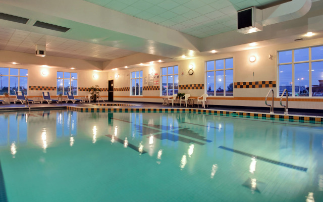 Holiday Inn Express Airport-Calgary by IHG