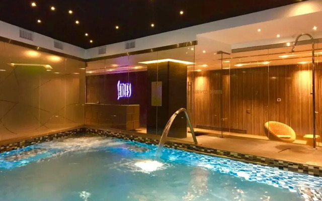 ICON Hotel