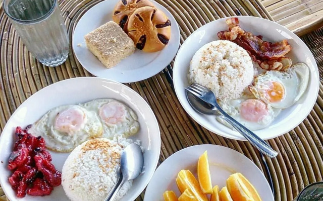 Banana Grove Backpackers Inn