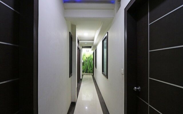 OYO 10414 Hotel Tushar Residency
