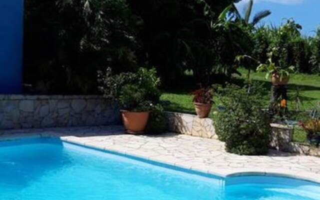 Studio in Baie Mahault, With Private Pool, Enclosed Garden and Wifi - 15 km From the Beach