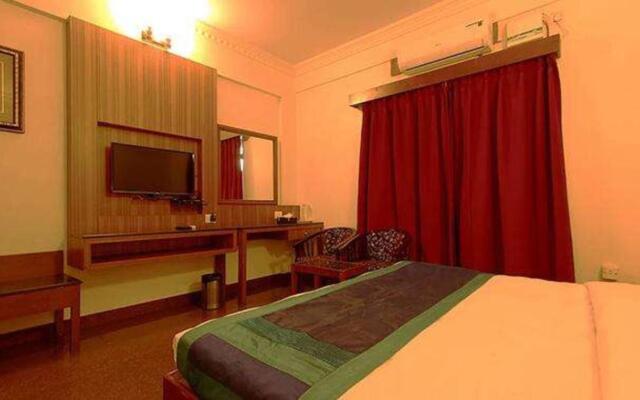 Fabhotel Spiro Grand