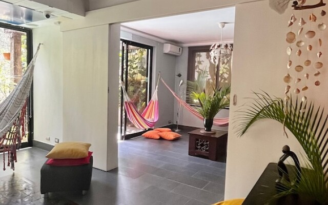 MANAYA Bed & Breakfast
