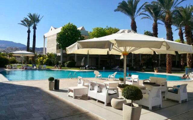 Royal Park Apt Resort by Sea N Rent