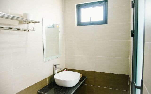 Queenie Hostel