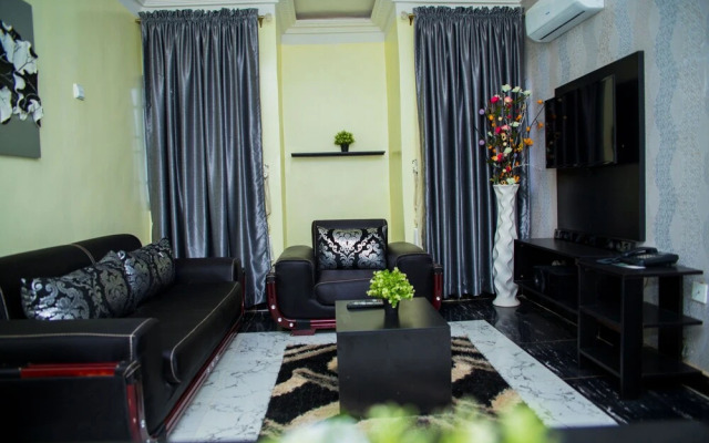 G Pinnacle Hotel