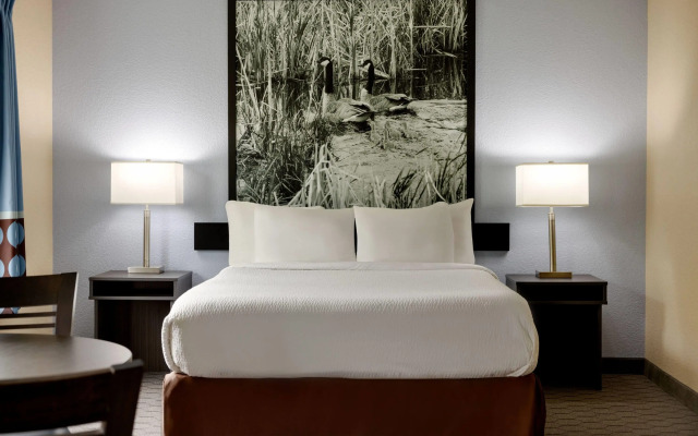 Super 8 by Wyndham Swan River MB