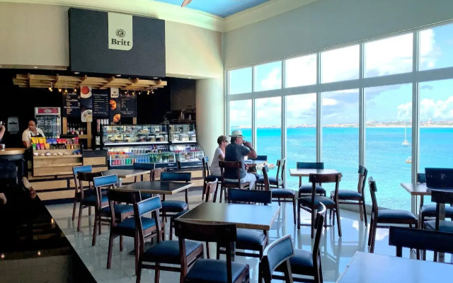 Simpson Bay Resort, Marina & Spa