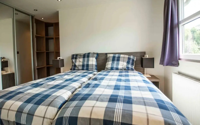 Chalet With Microwave, in Wetland