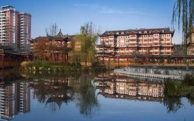 Hualongcheng Hotel