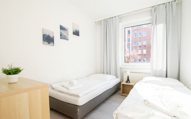 Comfortable Large Center Apartment