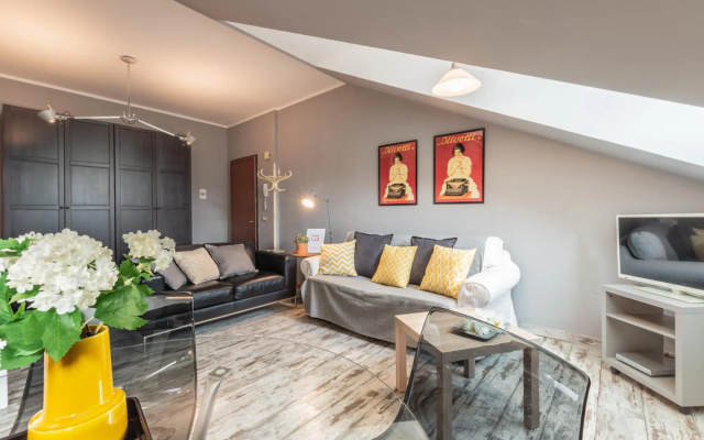 Massena 29 - Elegant Attic Close to Porta Nuova