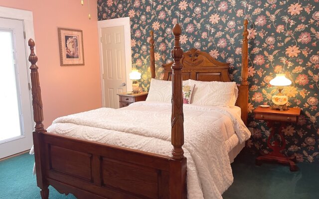 The Sautee Inn Bed & Breakfast
