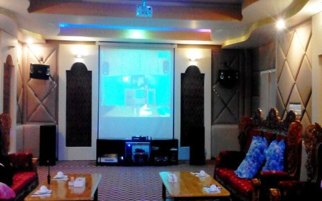 Famous Parami Hotel
