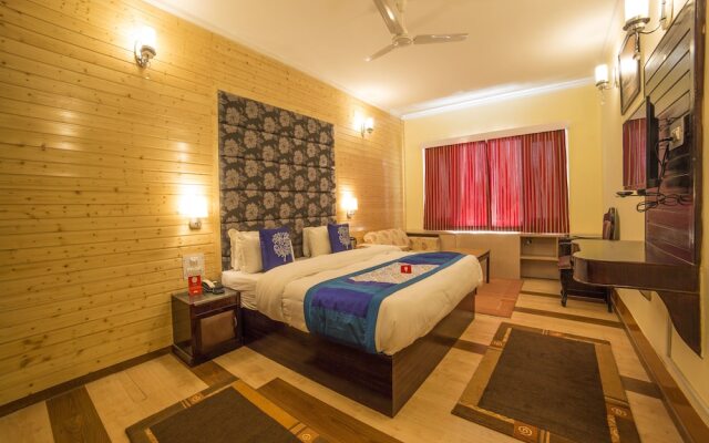OYO 5174 Hotel Pamposh