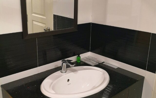 Mansion One Service Suite