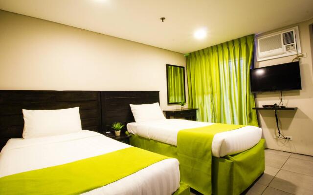 Jade Hotel & Suites