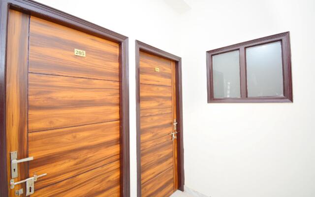 OYO 38787 Hotel Red Rose