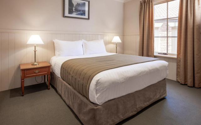 Country Club Villas – Guest Rooms – Prospect Vale