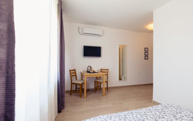 Rooms & Apartments Karlo