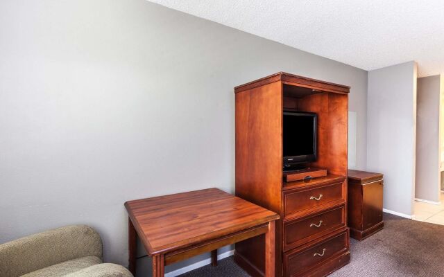 Travelodge by Wyndham Big Bear Lake CA