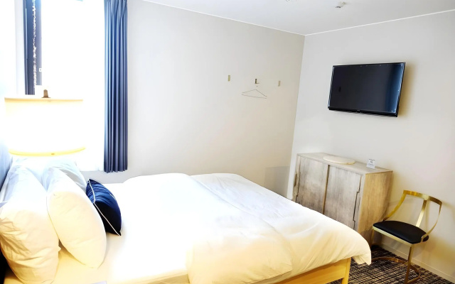 The Barn Tokyo – Guest Rooms – Tokyo
