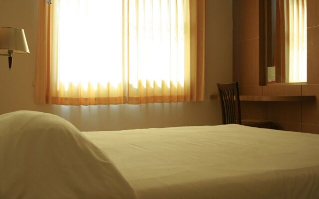 LJ The Emerald Hotel