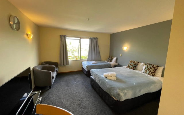 Central Park Motor Lodge – Guest Rooms – Christchurch