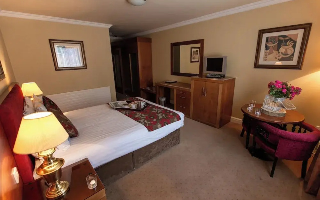 Hamlet Court Hotel