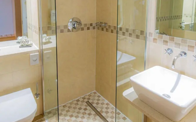 The Olde Barn, Sure Hotel Collection by Best Western