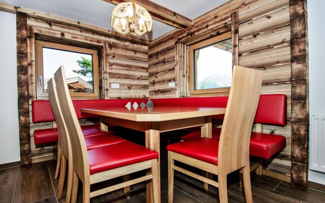 Cozy hut in Pinzgau with Finnish sauna