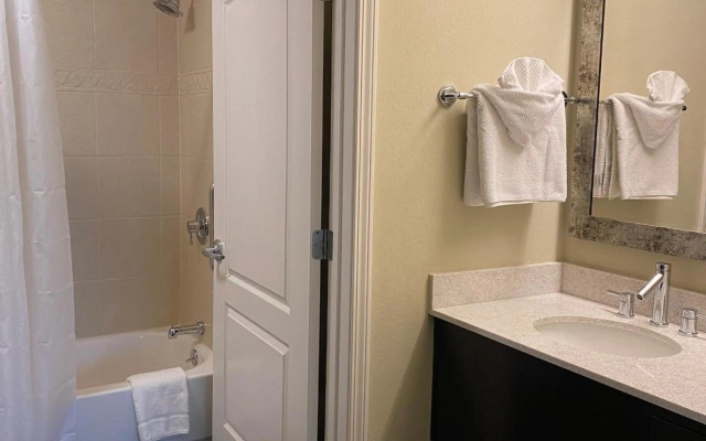 Staybridge Suites Liverpool Syra by IHG