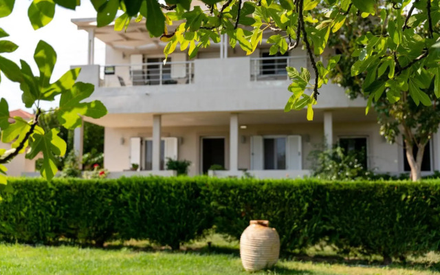Tesys Studios & Apartments