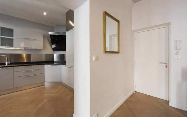 F3 Plein centre plage à 50 m (rue calme) parking possible